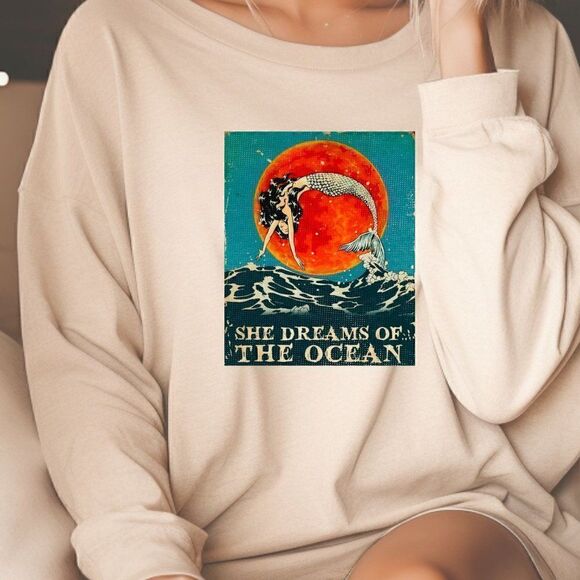 She Dreams of the Ocean Mermaid sweatshirt - Picture 2 of 3
